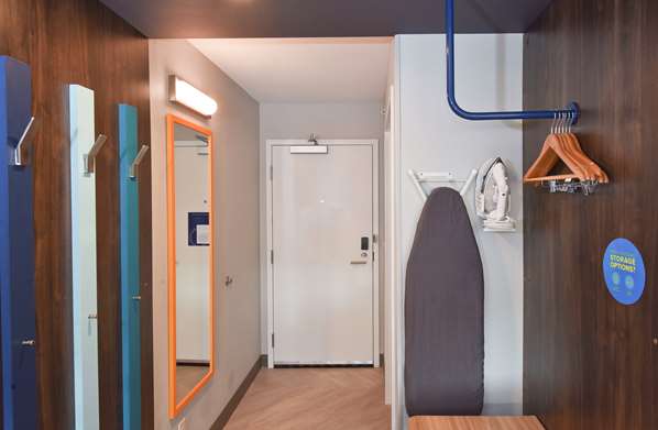  - Tru by Hilton Hotel Lawrence