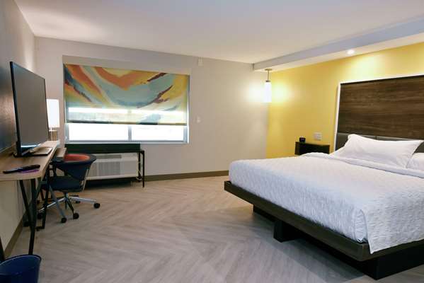  - Tru by Hilton Hotel Lawrence