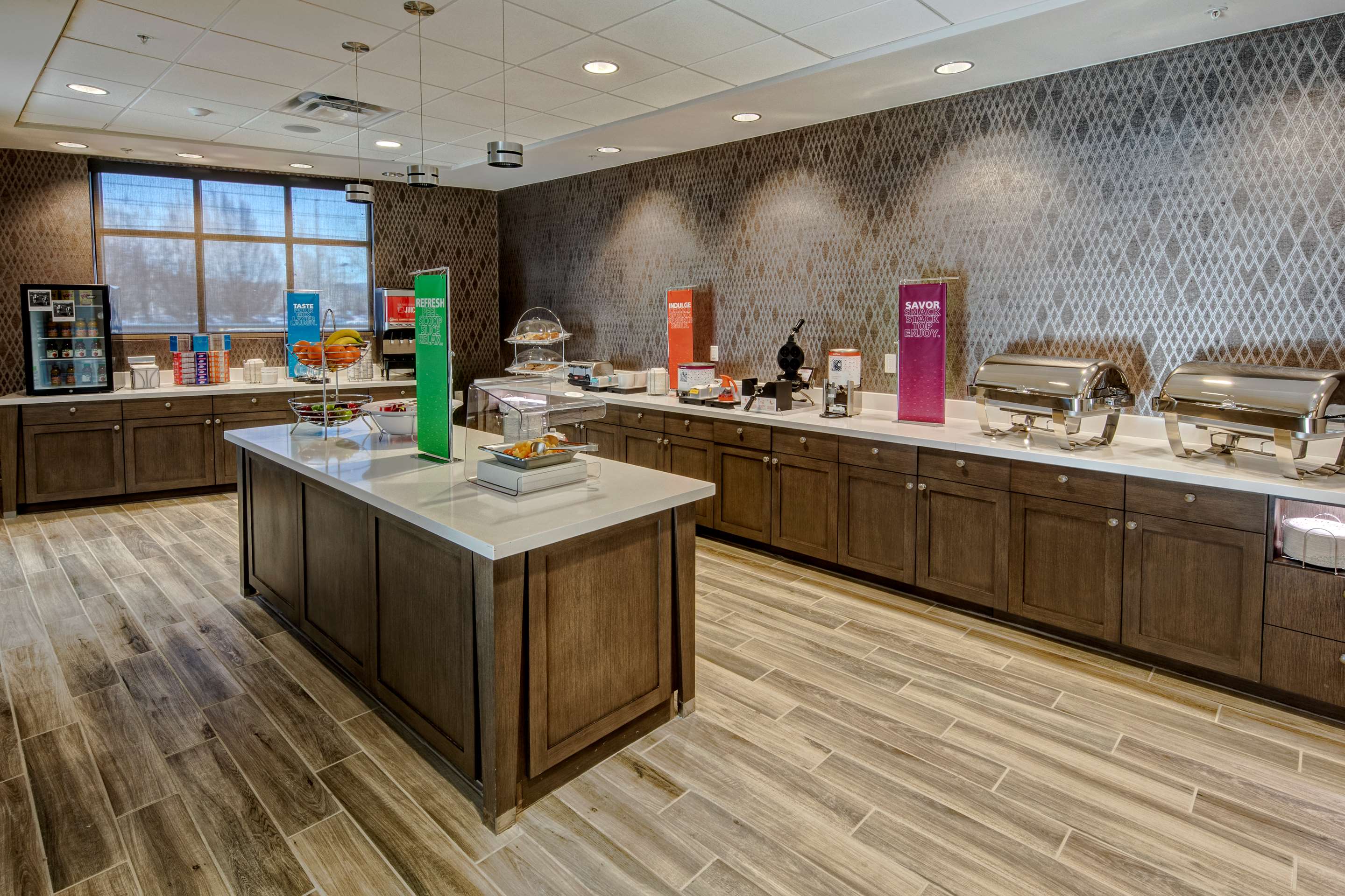 Breakfast Area | Hampton Inn & Suites San Jose Airport