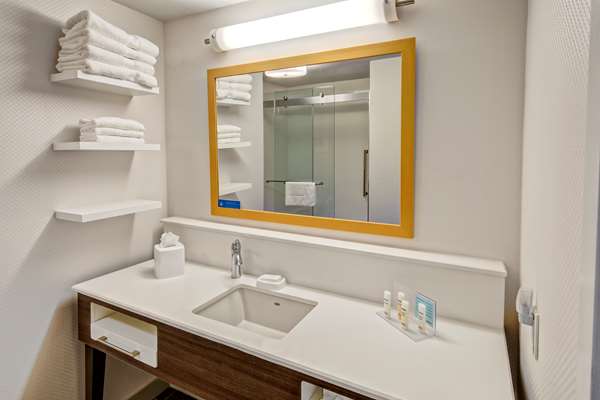  - Hampton Inn & Suites Airport San Jose