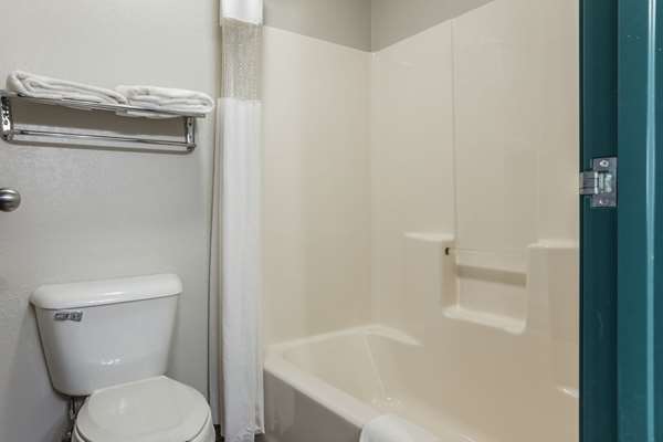  - Quality Inn Clare