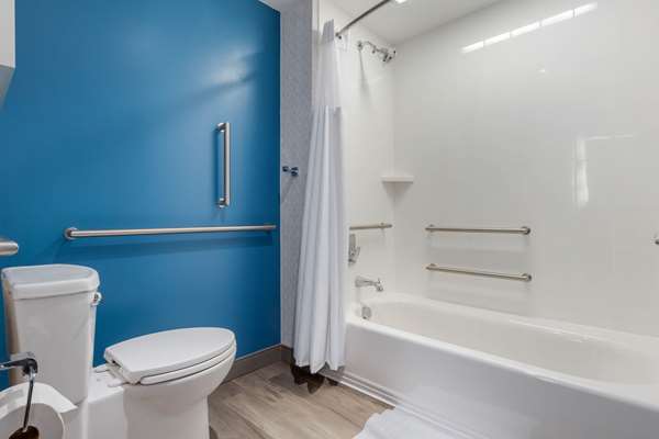 Suite - Cambria Hotel Riverview Charleston