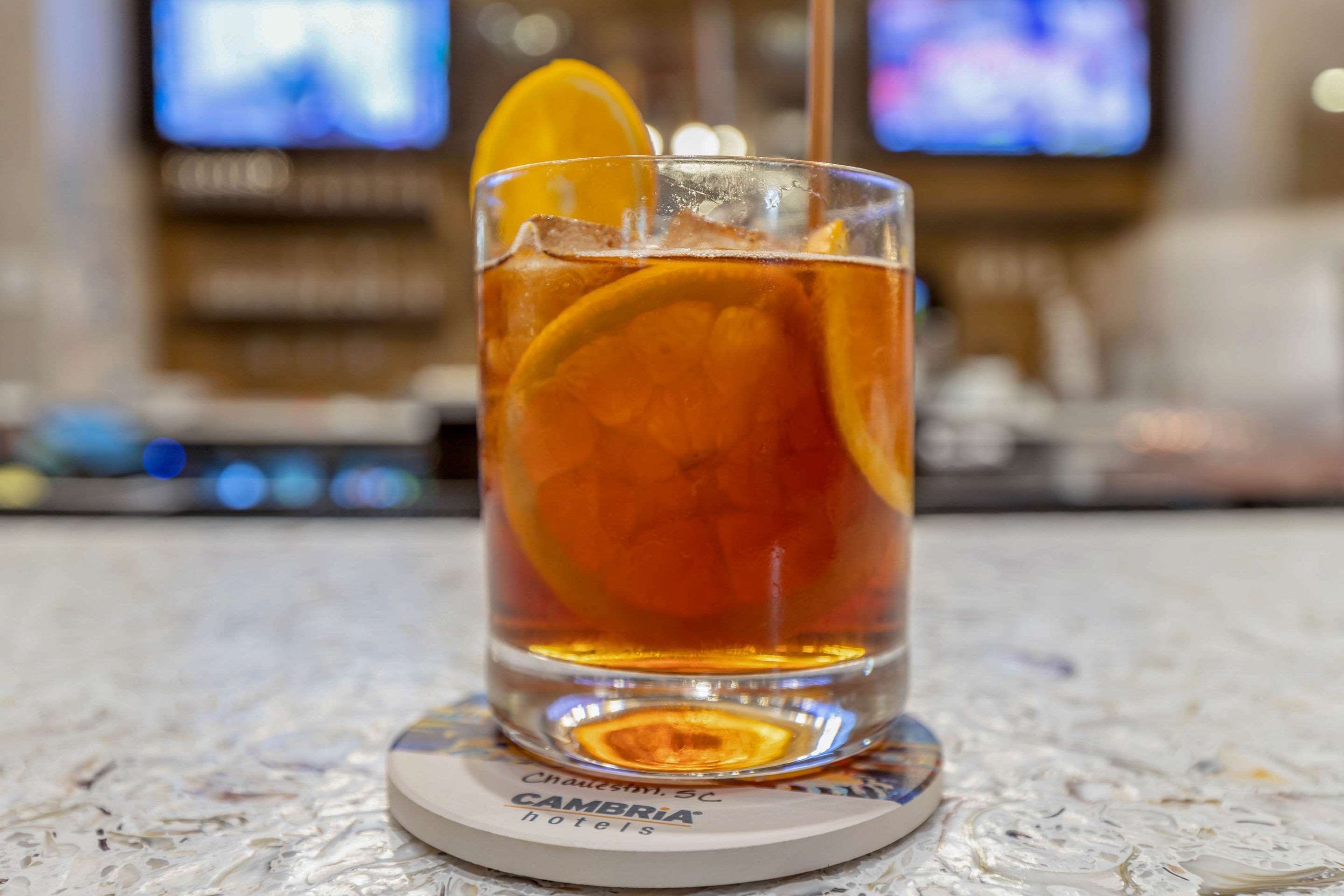 Hotel bar | Cambria Hotel Charleston Riverview