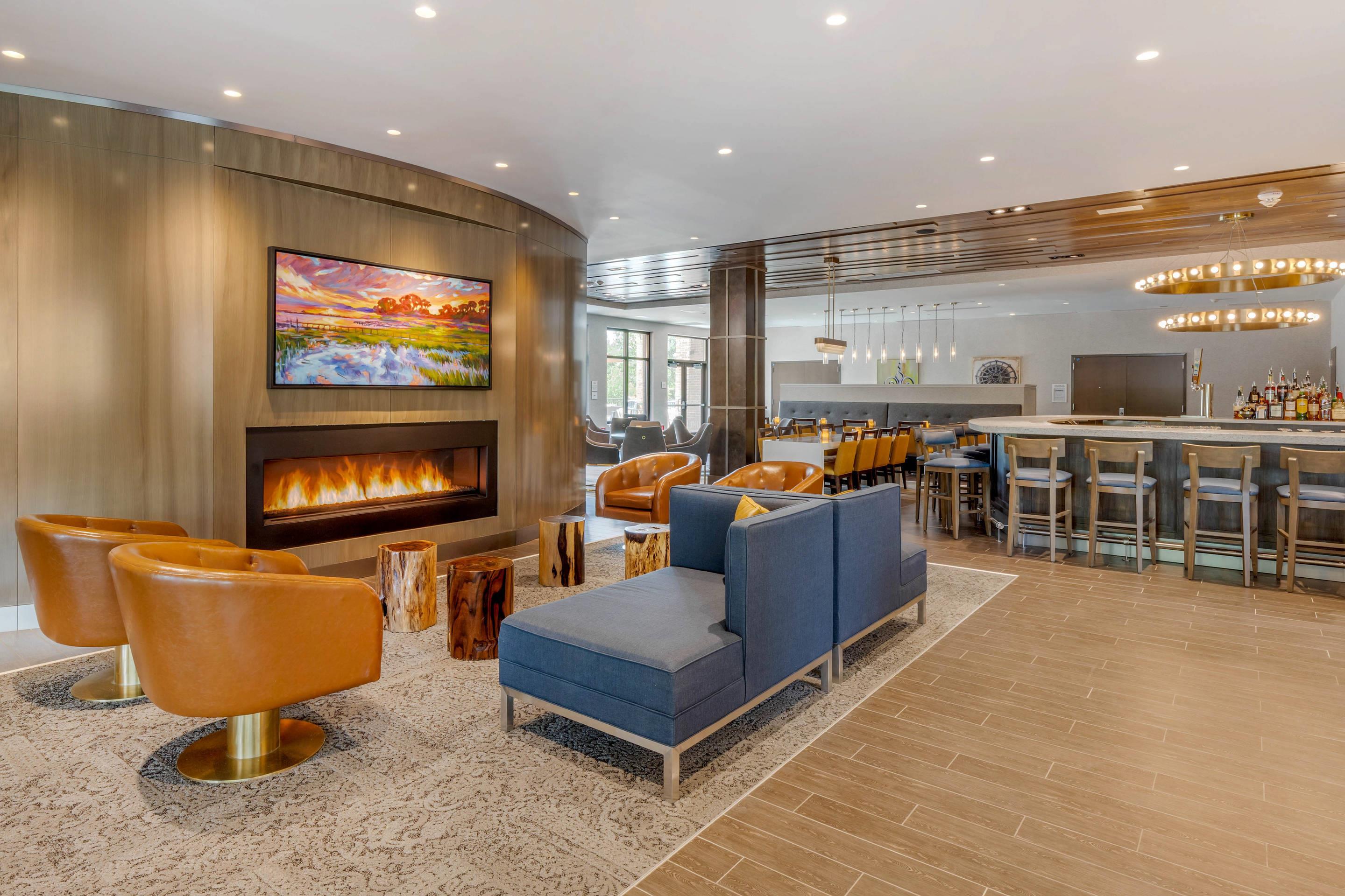 Hotel lobby | Cambria Hotel Charleston Riverview