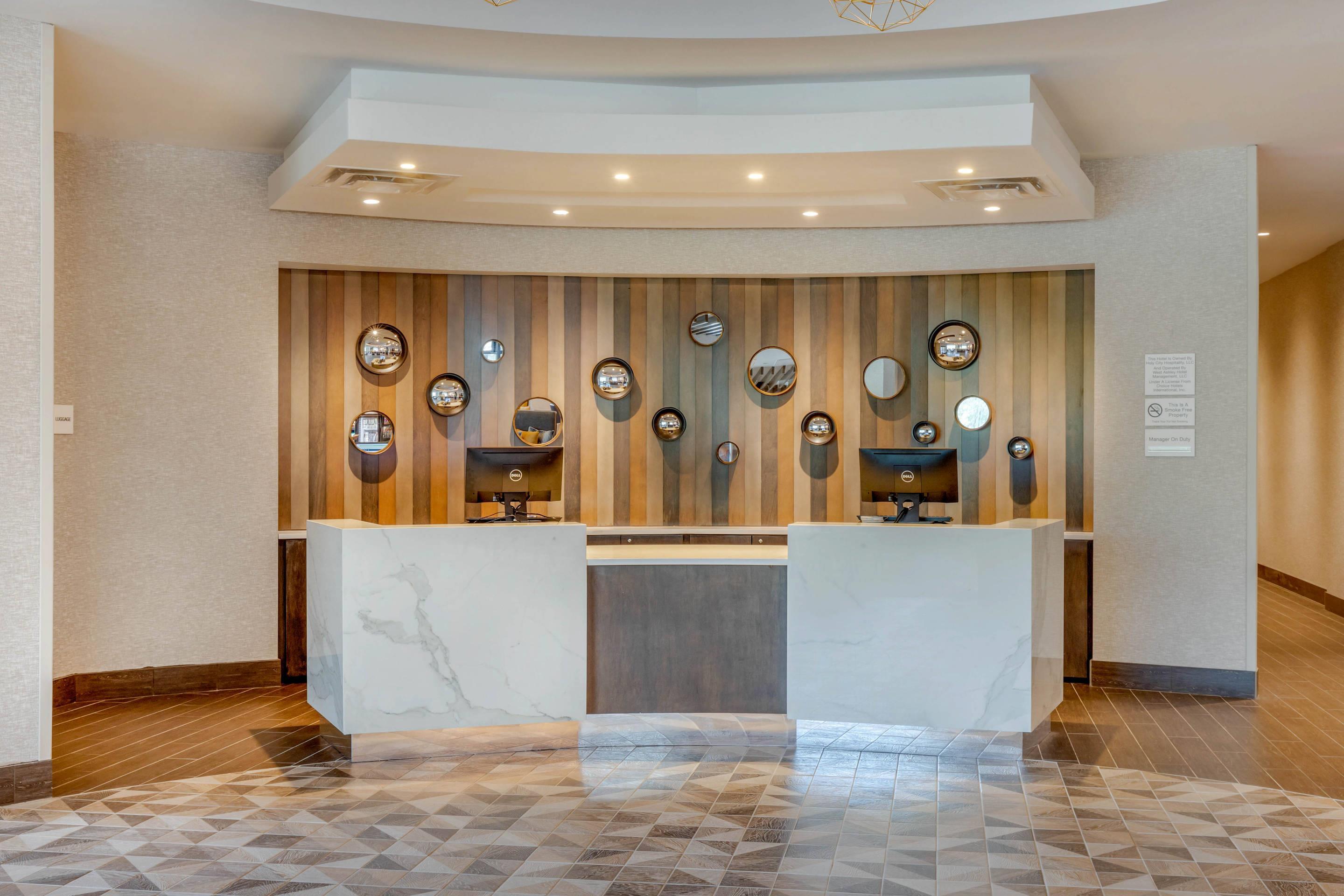Front desk | Cambria Hotel Charleston Riverview