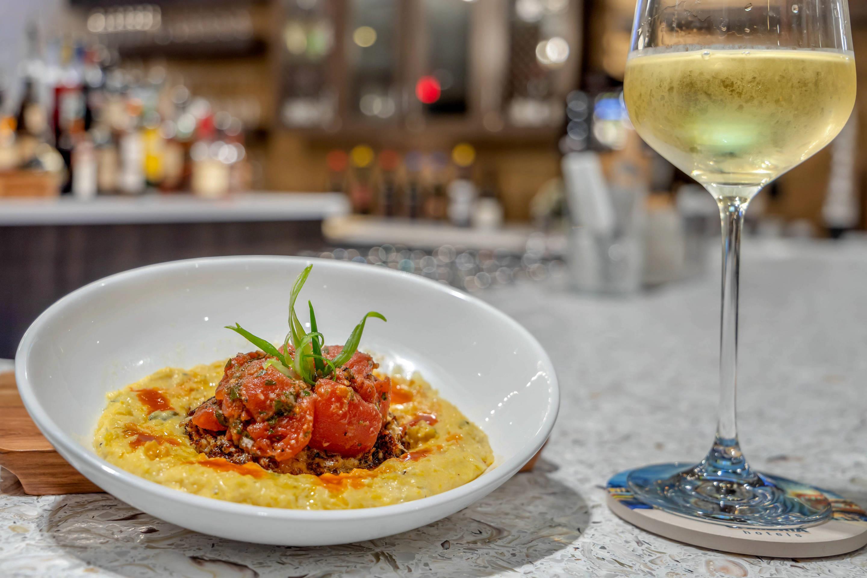 On-site restaurant | Cambria Hotel Charleston Riverview