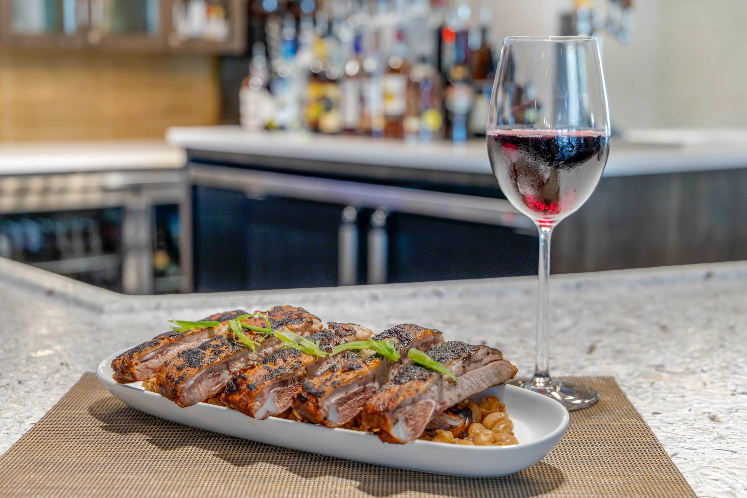 On-site restaurant | Cambria Hotel Charleston Riverview