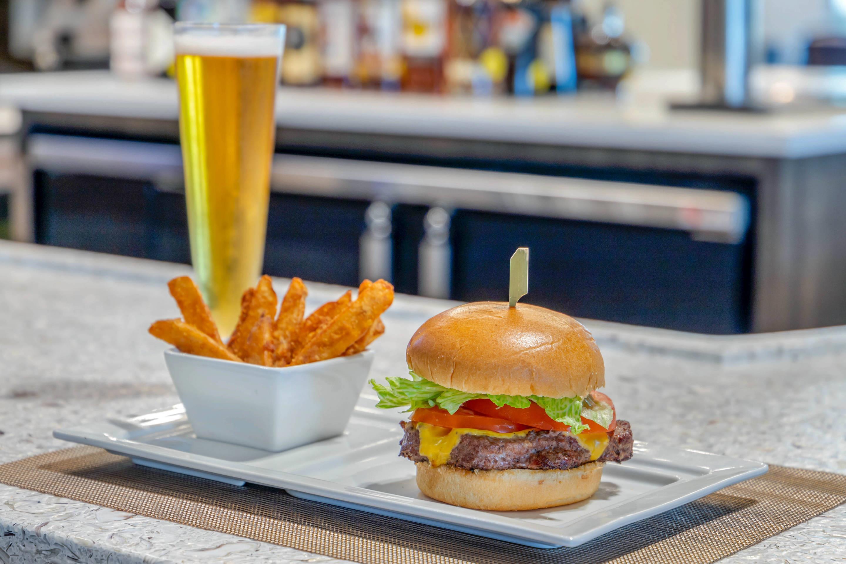 On-site restaurant | Cambria Hotel Charleston Riverview