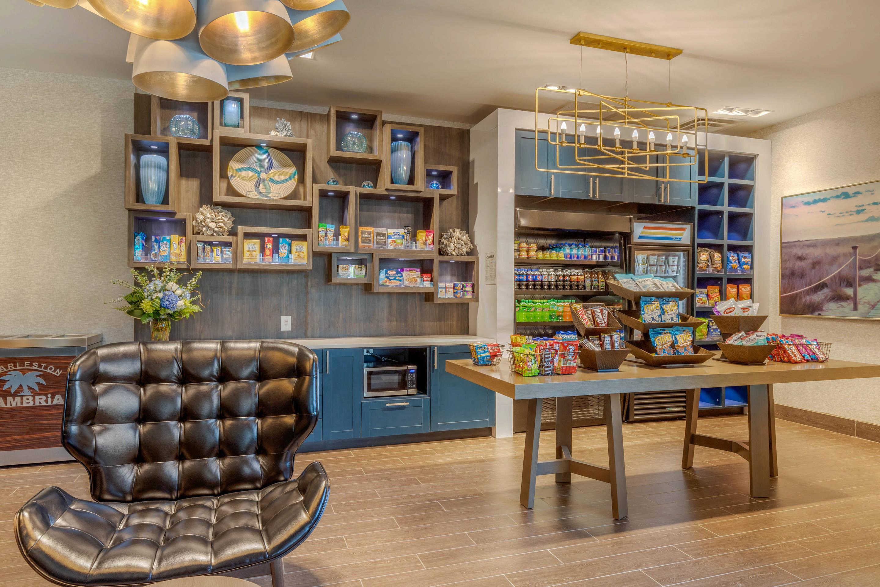 Hotel marketplace | Cambria Hotel Charleston Riverview