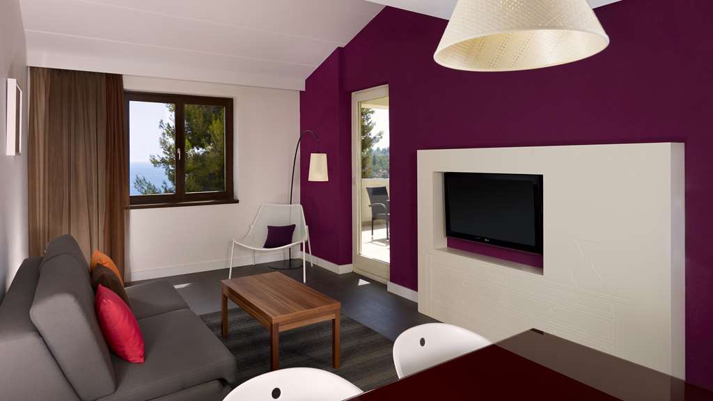 PARK PLAZA VERUDELA PULA-guestroom-Guest Room,Suite,On-Site.jpg