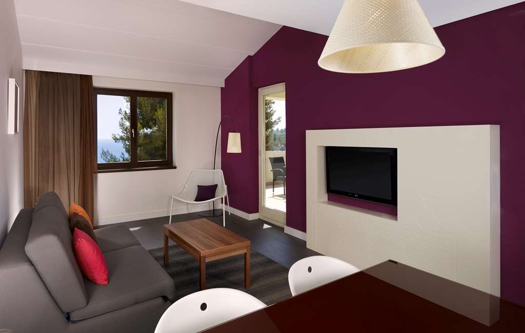 PARK PLAZA VERUDELA PULA-guestroom-Guest Room,On-Site.jpg