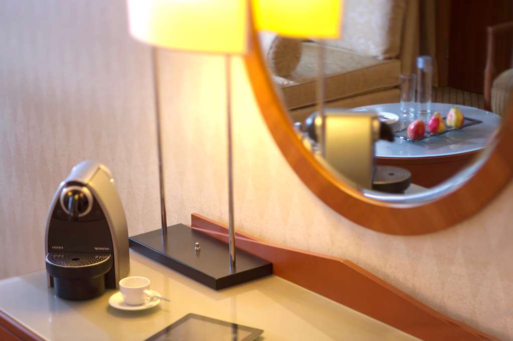 RADISSON BLU MARTINEZ BERUIT-guestroom-Guest Room,Guest Room Amenity,On-Site.jpg