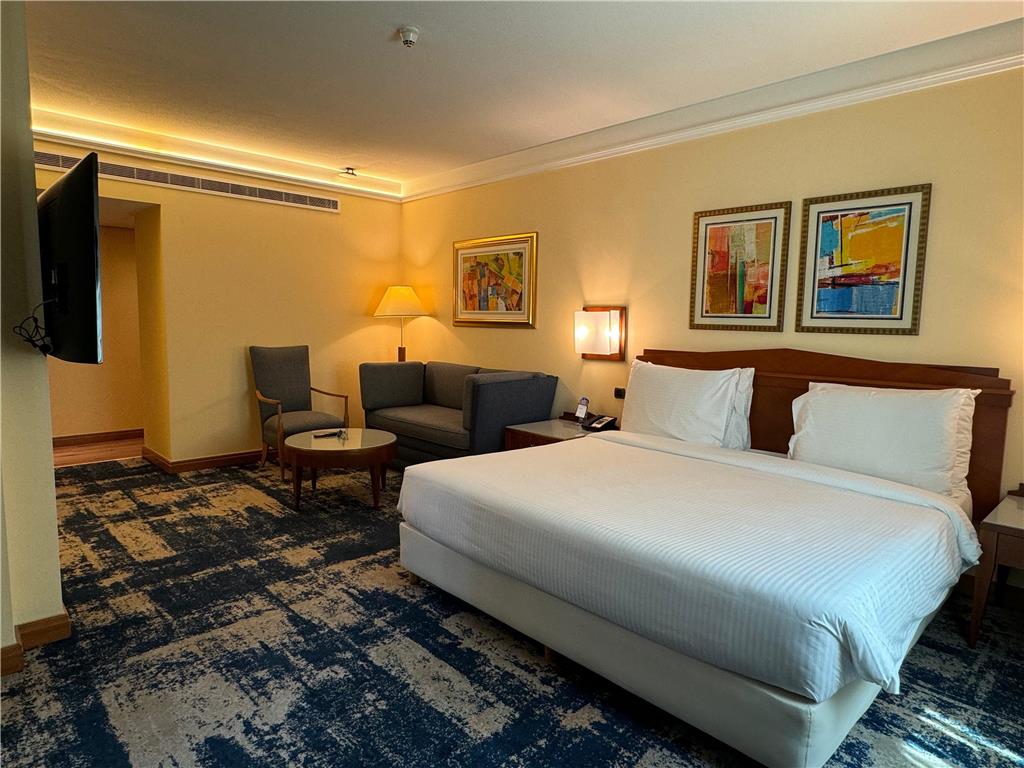 RADISSON BLU MARTINEZ BERUIT-guestroom-Guest Room,Suite,On-Site.jpg