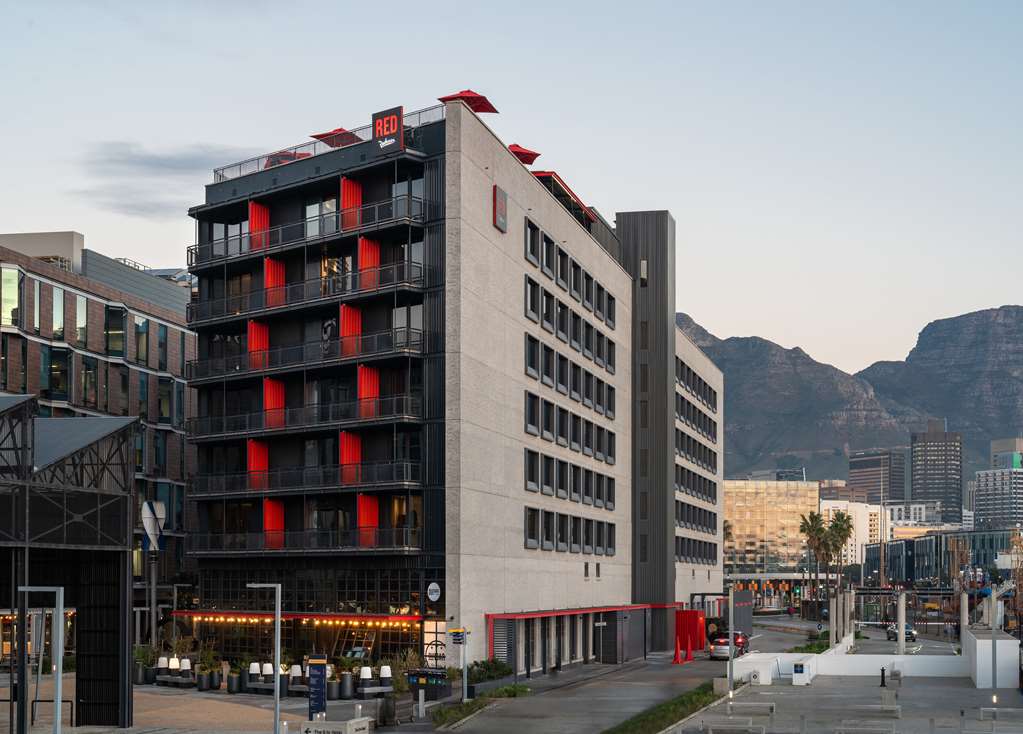 Radisson RED Hotel, V&A Waterfront