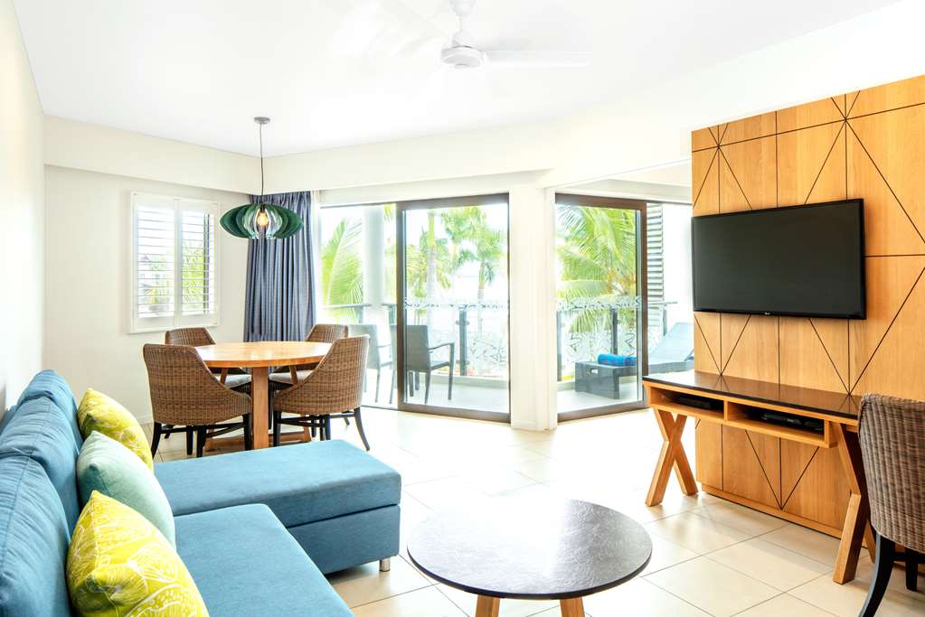 RADISSON BLU RESORT FIJI-guestroom-Guest Room,Suite,On-Site.jpg