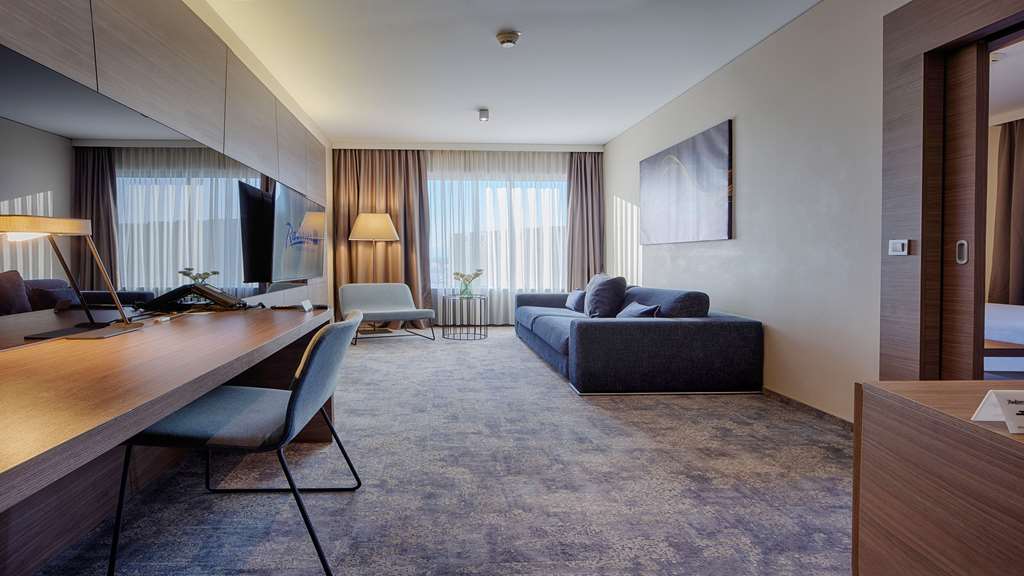RADISSON BLU PLAZA LJUBLJANA-guestroom-Guest Room,Suite,On-Site.jpg