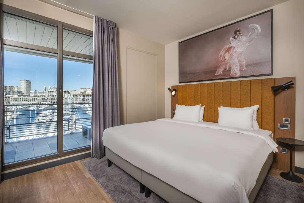 RADISSON BLU MARSEILLE-guestroom-Guest Room,Suite,On-Site.jpg