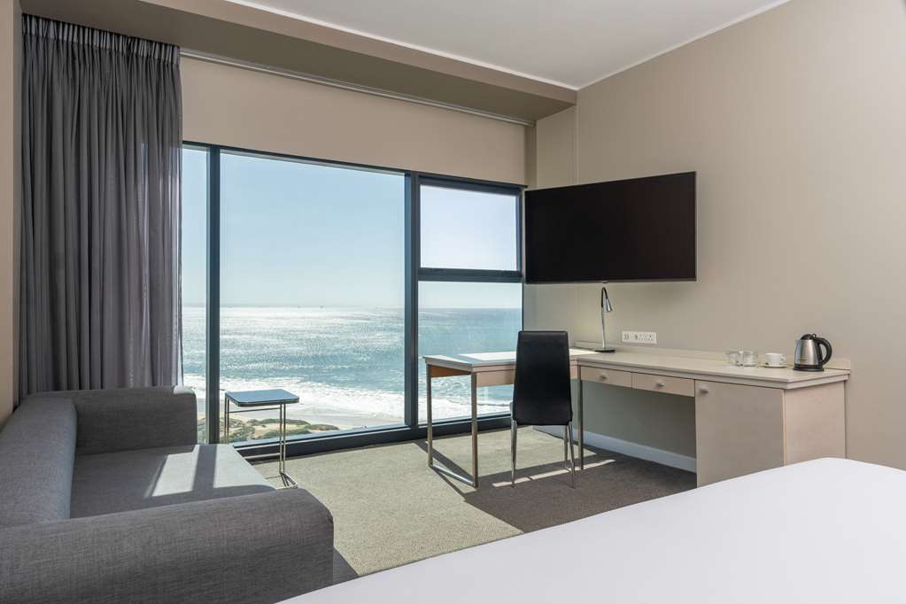 RADISSON BLU PORT ELIZABETH-guestroom-Guest Room,On-Site.jpg