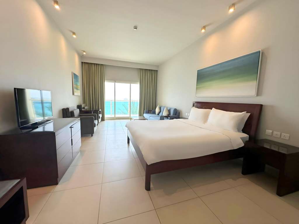 RADISSON BLU RESORT FUJAIRAH-guestroom-Guest Room,On-Site.jpg
