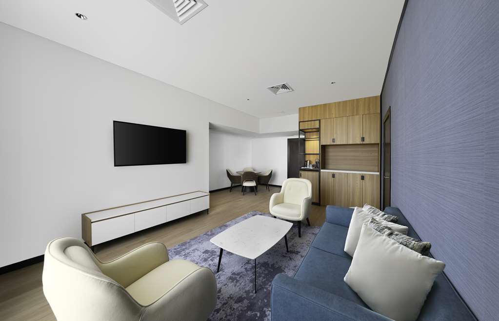 PARK INN AL KHOBAR-guestroom-Guest Room,Suite,On-Site.jpg
