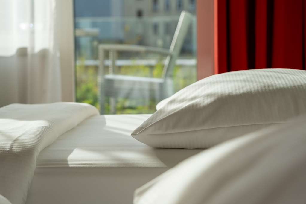 PARK INN LINZ-guestroom-Guest Room,On-Site,Property Amenity.jpg