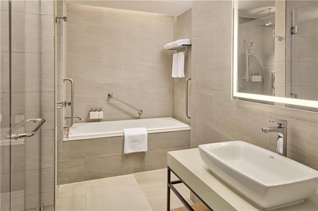 PARK INN BY RADISSON CLARK-guestroom-Guest Room,Bathroom,Suite,On-Site.jpg