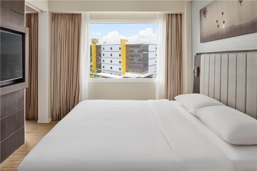PARK INN BY RADISSON CLARK-guestroom-Guest Room,Suite,On-Site,Outdoor/Exterior,Exterior View of Building.jpg