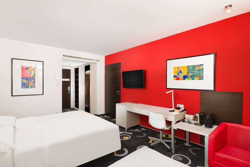 PARK INN SARVAR-guestroom-Guest Room,On-Site.jpg