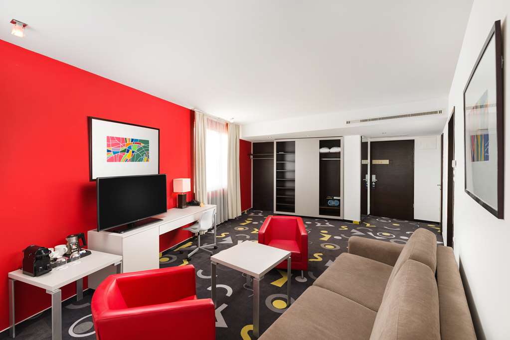 PARK INN SARVAR-guestroom-Guest Room,Suite,On-Site.jpg