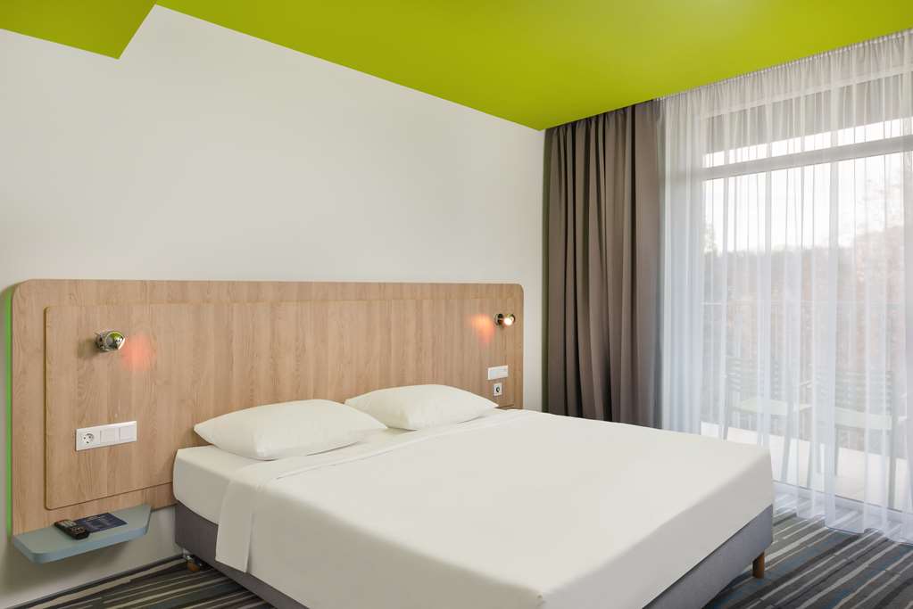 PARK INN BY RADISSON ZALAKAROS-guestroom-Guest Room,Suite,On-Site.jpg