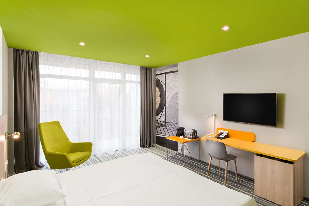 PARK INN BY RADISSON ZALAKAROS-guestroom-Guest Room,On-Site.jpg