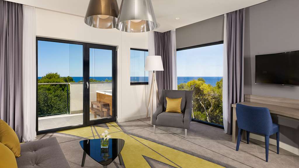 PARK PLAZA ARENA PULA-guestroom-Guest Room,Suite,On-Site.jpg