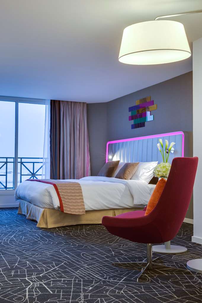 PARK INN BY RADISSON DAMMAM-guestroom-Guest Room,On-Site.jpg