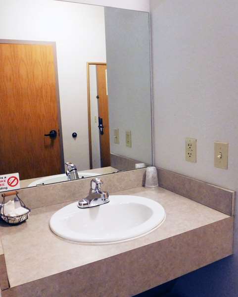  - Americas Best Value Inn Fredonia