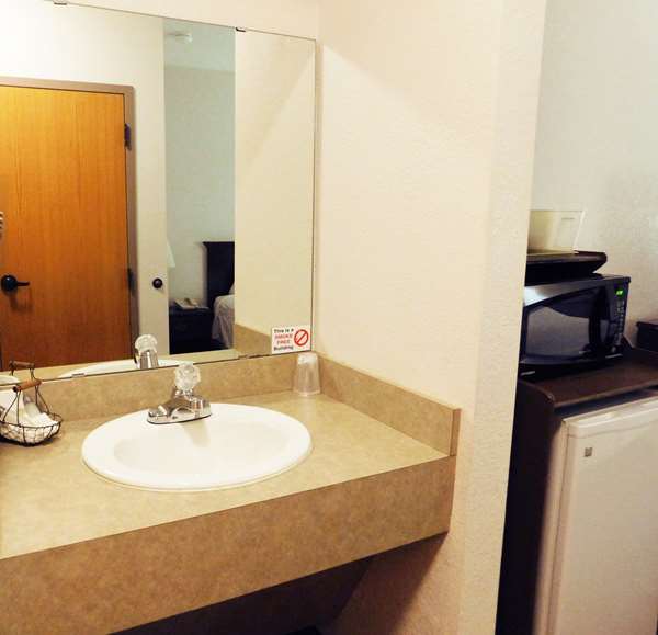  - Americas Best Value Inn Fredonia