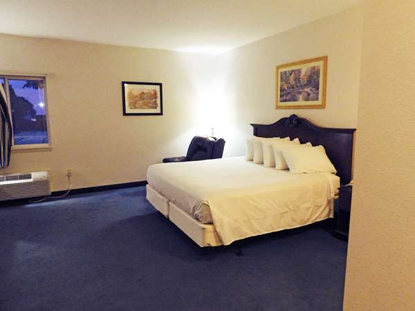 Suite - Americas Best Value Inn Fredonia