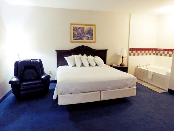 Suite - Americas Best Value Inn Fredonia