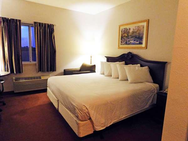  - Americas Best Value Inn Fredonia
