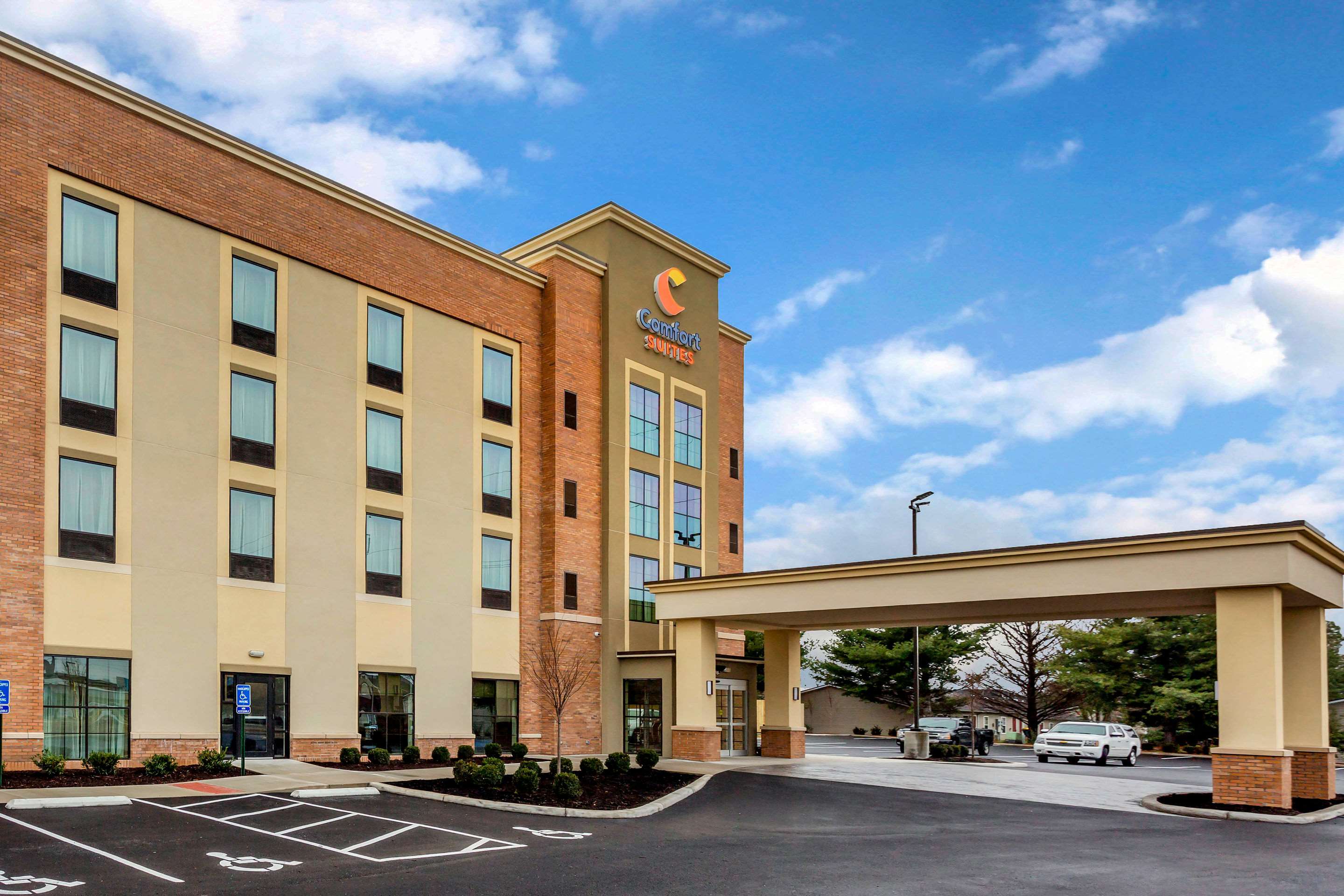 Hotel exterior | Comfort Suites
