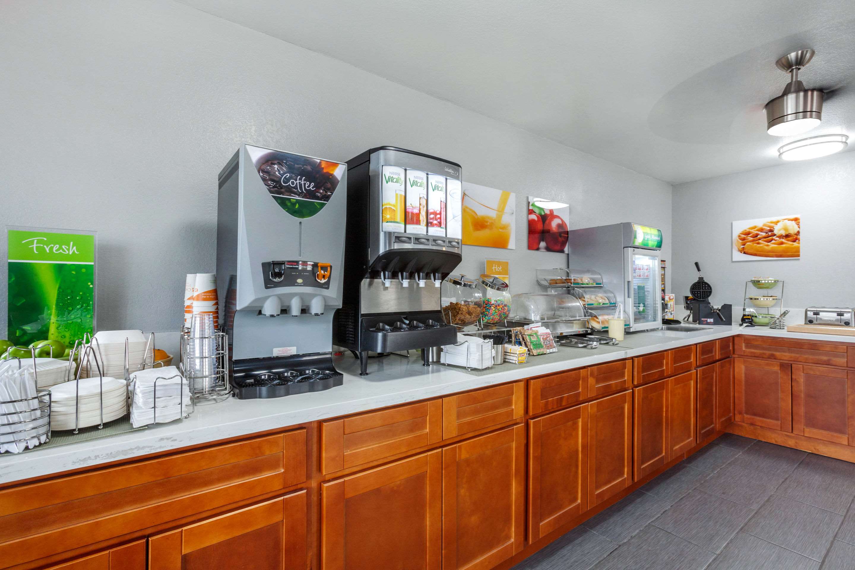 Breakfast area | Quality Inn & Suites near Downtown Mesa