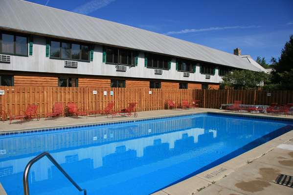 Pool - Drummond Island Resort