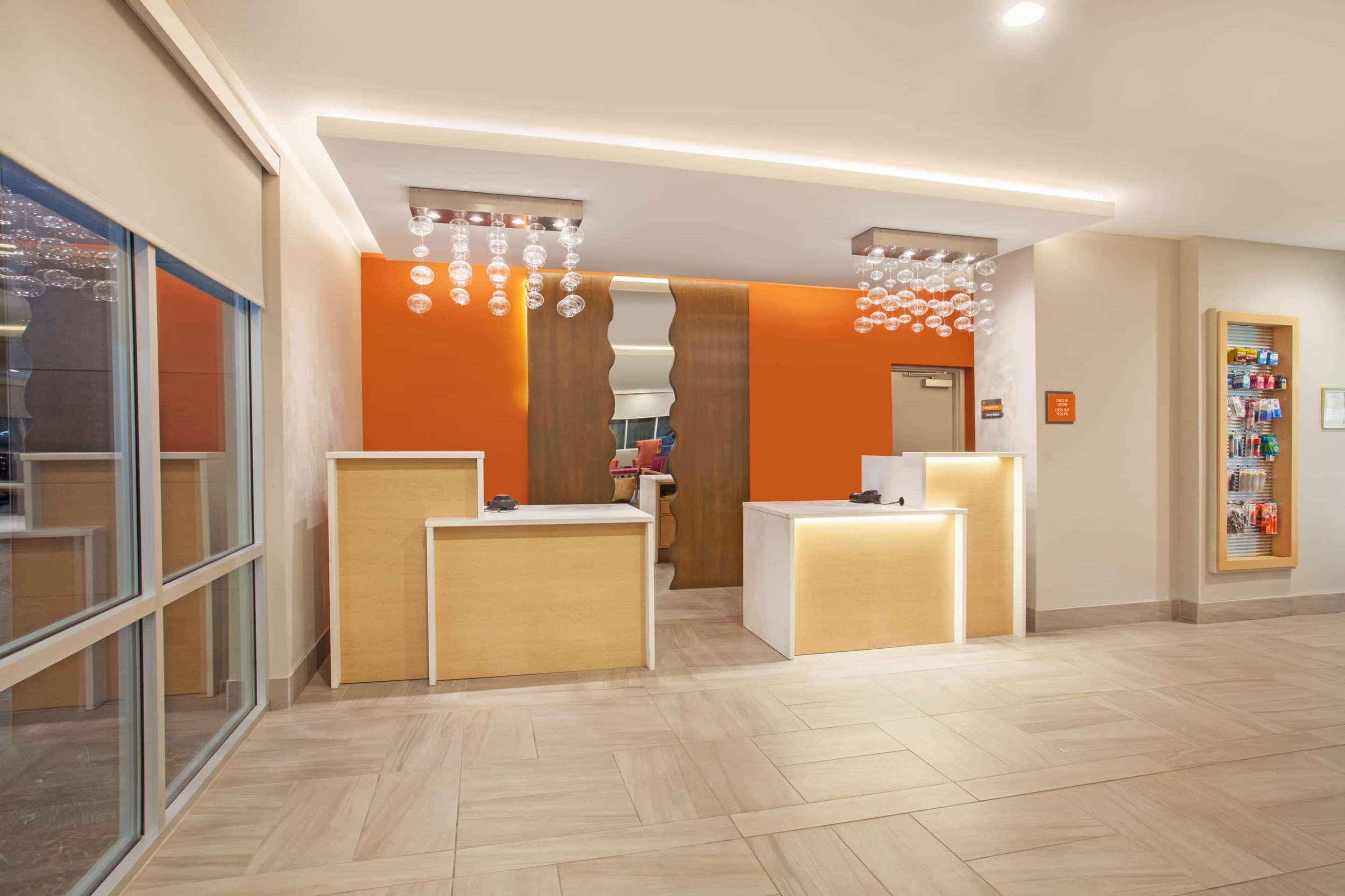 Reception | La Quinta Inn & Suites by Wyndham Madera