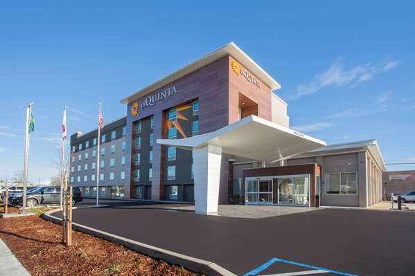 Exterior view - La Quinta Inn & Suites Madera
