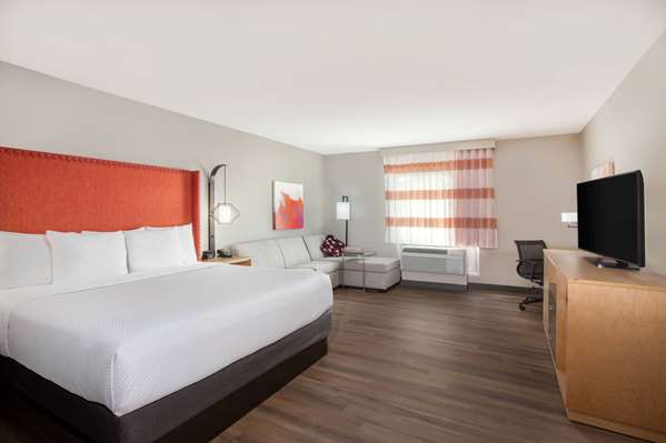  - La Quinta Inn & Suites Madera