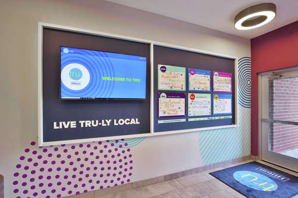  - Tru by Hilton Hotel Jackson