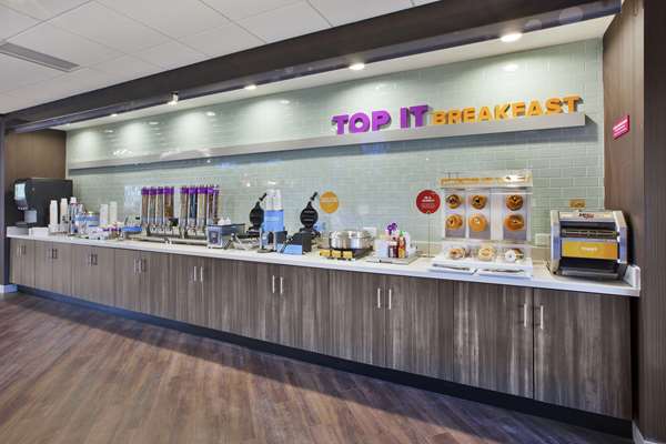  - Tru by Hilton Hotel Jackson