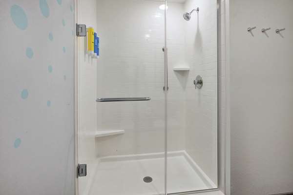  - Tru by Hilton Hotel Jackson