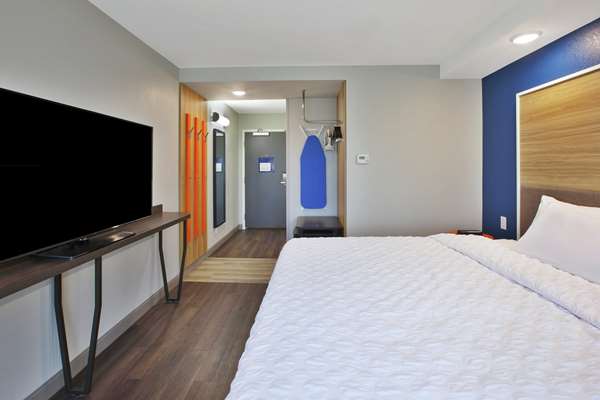  - Tru by Hilton Hotel Jackson