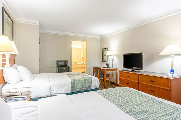  - Rodeway Inn Huntsville - I-45, Exit 116