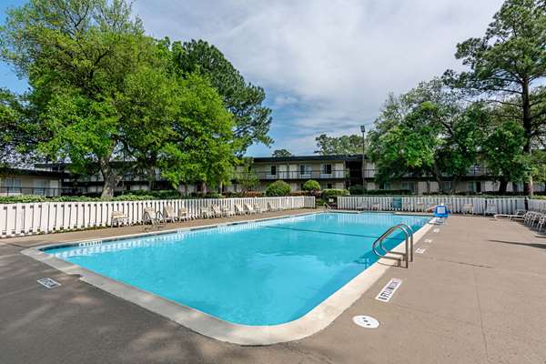 Pool - Rodeway Inn Huntsville - I-45, Exit 116